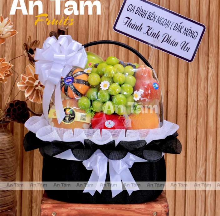 GIỎ TRÁI CÂY TONE TRẮNG ĐEN KÍNH VIẾNG 