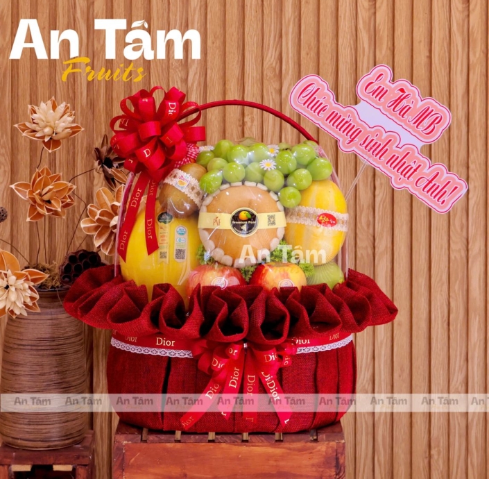 GIỎ TRÁI CÂY TONE ĐỎ SANG TRỌNG CHÚC MỪNG SINH NHẬT RỰC RỠ