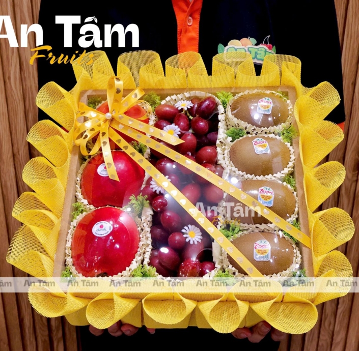 KHAY TRÁI CÂY MIX 3 LOẠI TRÁI TÁO NHO VÀ KIWI