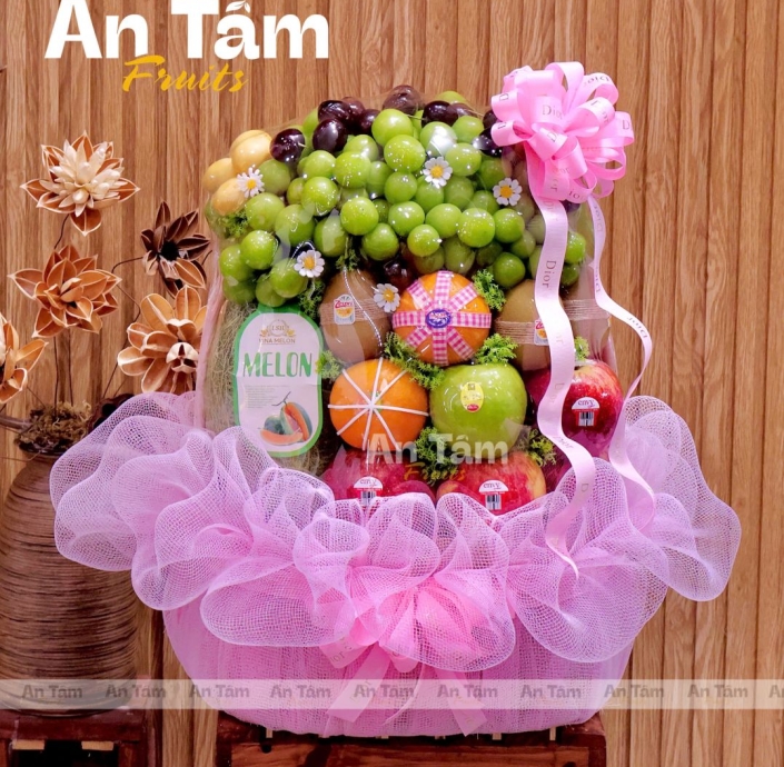 GIỎ TRÁI CÂY SIÊU TO NẶNG CHẤT LƯỢNG TONE HỒNG