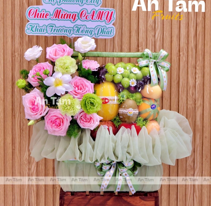 GIỎ TRÁI CÂY PHỐI HOA CHÚC MỪNG KHAI TRƯƠNG TƯƠI MÁT