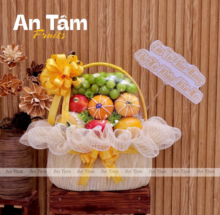 GIỎ TRÁI CÂY CHÚC MỪNG NHẬN NHÀ MỚI TONE VÀNG BESTSELLER