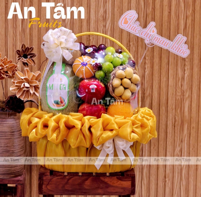 GIỎ TRÁI CÂY HIỆN ĐẠI TONE VÀNG HỎI THĂM SỨC KHỎE