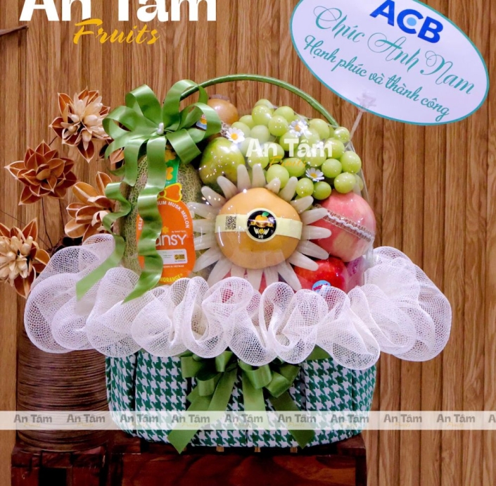 GIỎ TRÁI CÂY MIX TRÁI PHỐI LƯỚI CARO CAO CẤP