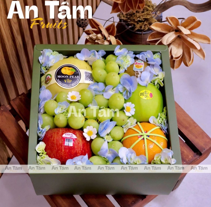 HỘP TRÁI CÂY MIX HOA TÚ CẦU TONE XANH RÊU ƯA CHUỘNG