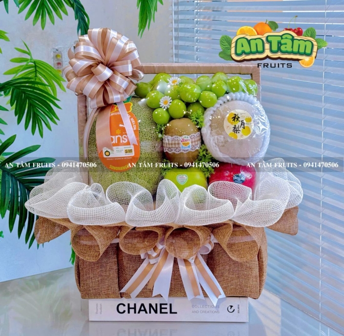 GIỎ TRÁI CÂY LÀM QUÀ CẢM ƠN TONE NÂU SANG XỊN