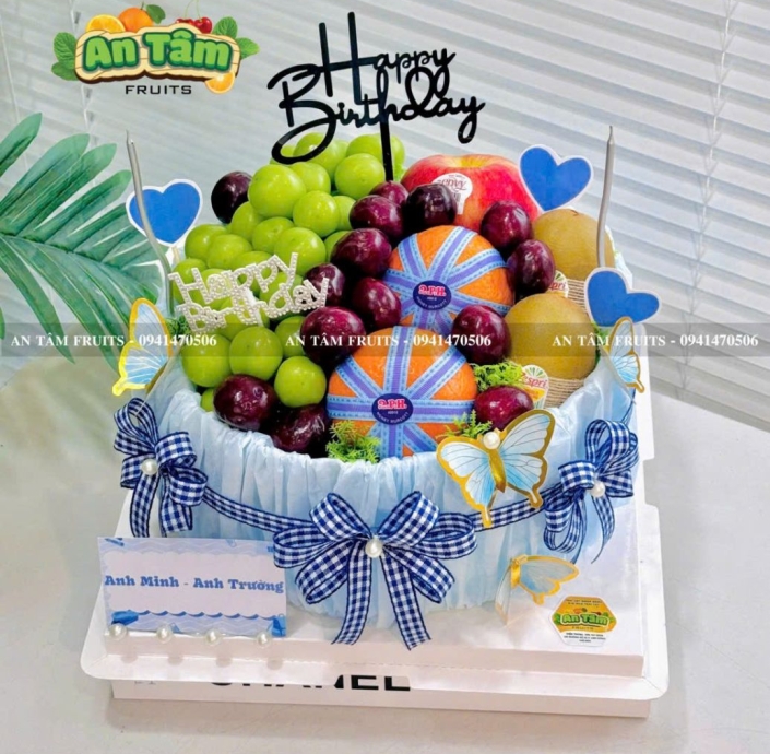 BÁNH KEM TRÁI CÂY MIX TRÁI CÓ HỘP MICA TRONG SUỐT