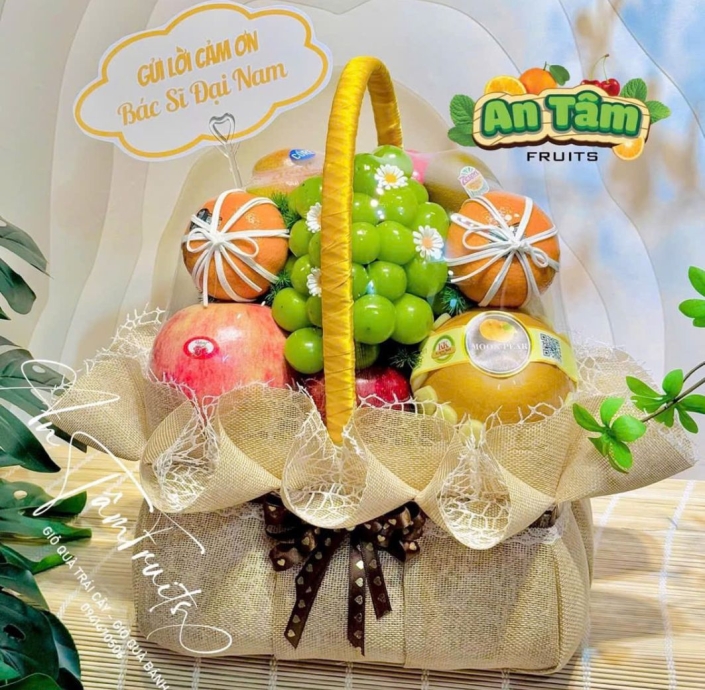 GIỎ TRÁI CÂY FORM VUÔNG SIÊU HOT CẢM ƠN BÁC SĨ