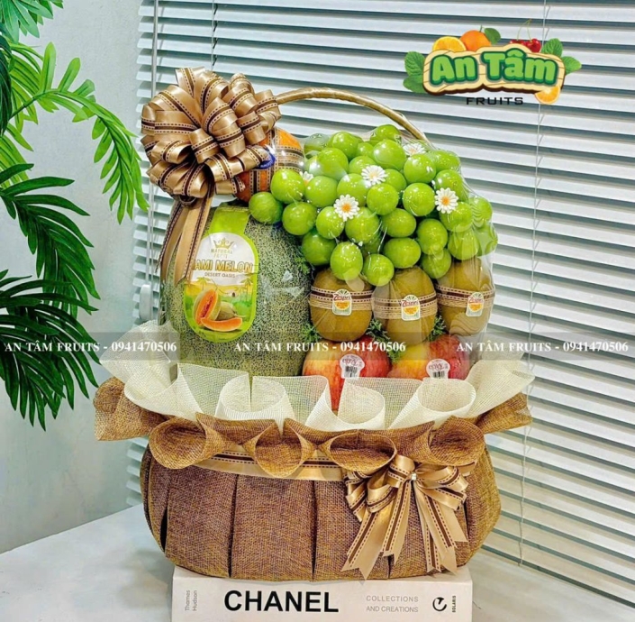 GIỎ TRÁI CÂY TONE NÂU SANG TRỌNG CẢM ƠN BÁC SĨ
