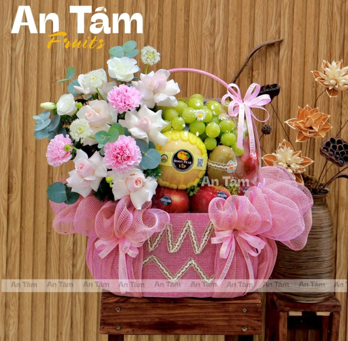GIỎ TRÁI CÂY PHỐI HOA TONE HỒNG LÀM QUÀ TẶNG 