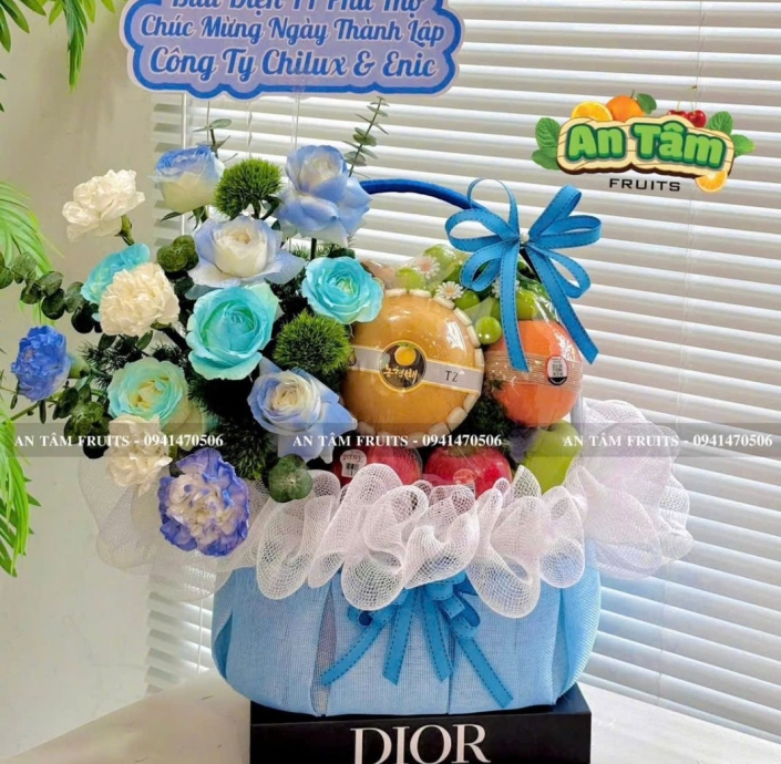 GIỎ TRÁI CÂY TONE XANH DƯƠNG CHÚC MỪNG NGÀY THÀNH LẬP CÔNG TY 